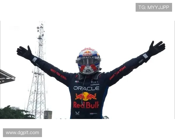 F1赛季最新动态:顶级车队激烈争夺总冠军,年轻车手表现引关注