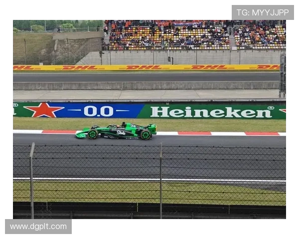 F1赛车队伍在2025赛季新技术革新中表现突出 前景引发车迷热议 F1赛车队伍在2025赛季新技术革新中表现突出 前景引发车迷热议