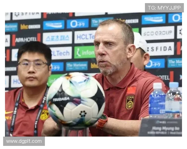 全国联赛激战正酣新星崛起老将回归引发球迷热议与冠军争夺成焦点