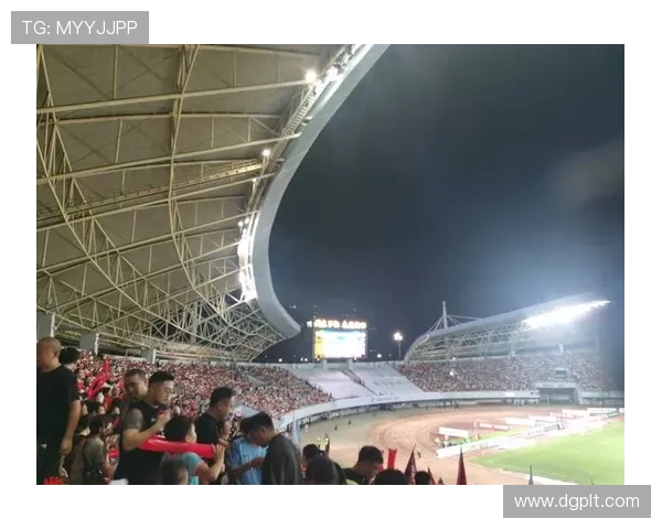 欧洲赛场劲旅爆冷逆转夺魁引发足球圈震动媒体球迷热议不断话题潮 欧洲赛场劲旅爆冷逆转夺魁引发足球圈震动媒体球迷热议不断话题潮