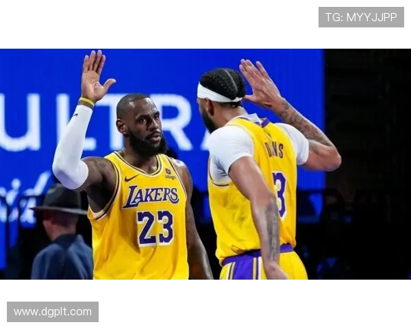 浓眉哥缺席对决詹姆斯领先湖人逆袭勇士夺胜