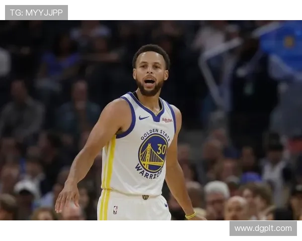 詹姆斯与库里携手亮相全明星投票榜前两名 湖人勇士对决引热议